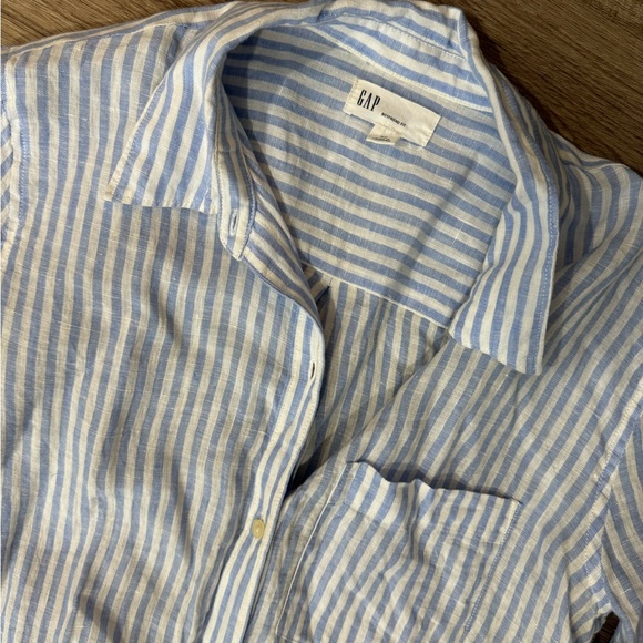 Women’s Gap shirt - Picture 2 of 3